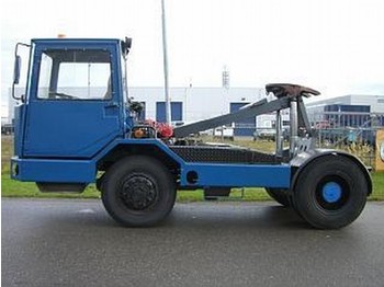 Sisu 4x4 terminal tractor zugmachine - Τράκτορας